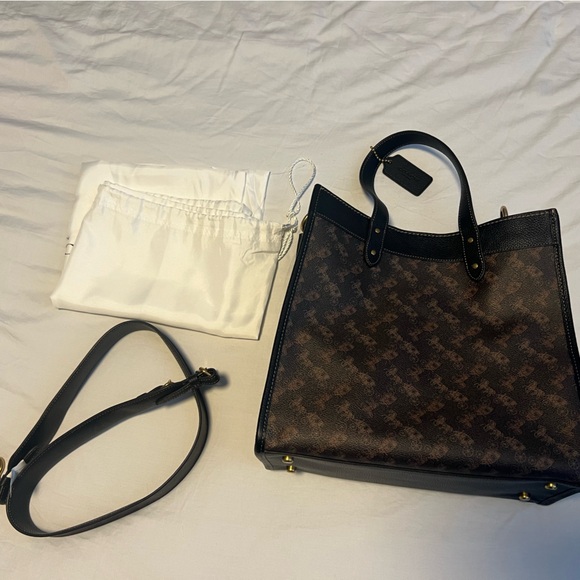 Coach Field Tote - Picture 5 of 5